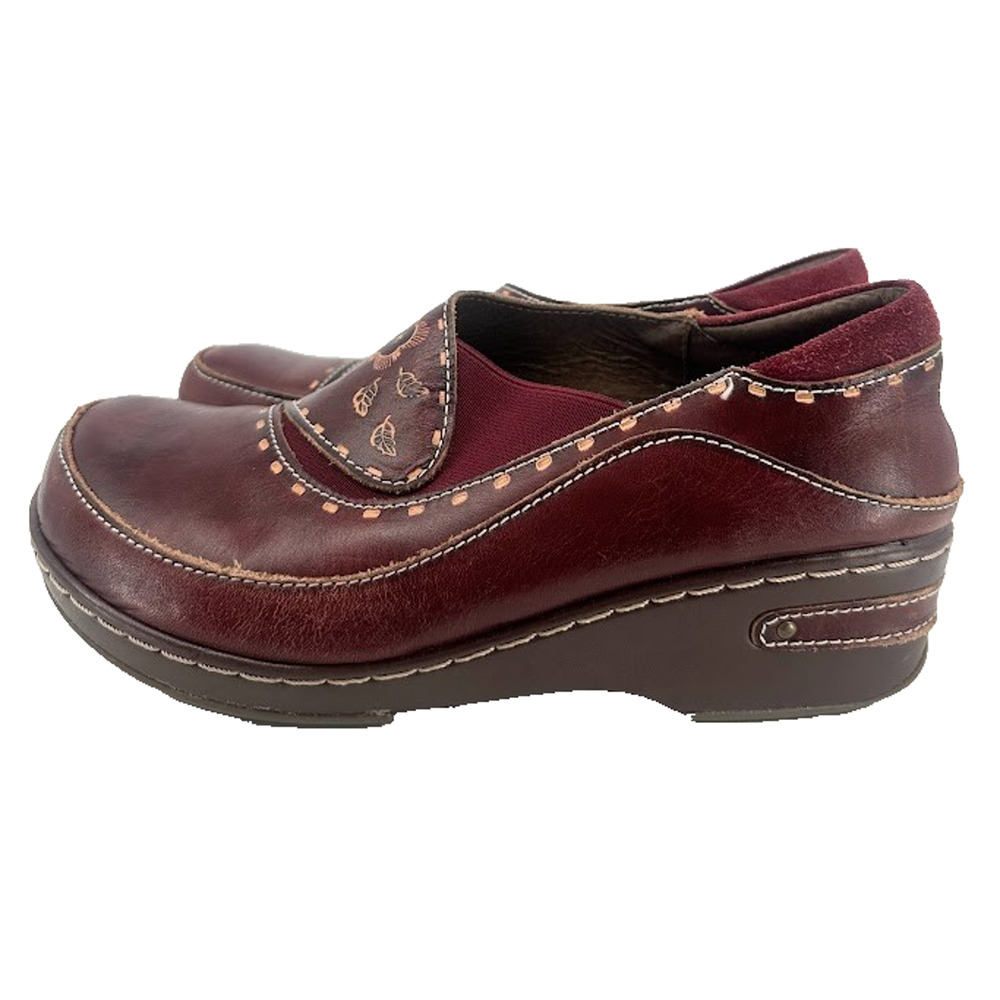 L'Artiste by Spring Step Womens Burbank Floral Leather Clog Bordeaux 39 Boho